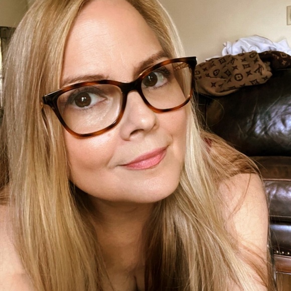 Meet your Posher, Cathleen - Picture 3 of 8